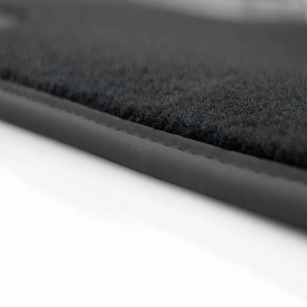 Frunk Mat Kofferraummatte Tesla Model Y Velours Kofferraum Vorn Schutz Matte Teppich Schwarz 4 Frunk Mat Kofferraummatte Tesla Model Y Velours Kofferraum Vorn Schutz Matte Teppich Schwarz – Bild 2