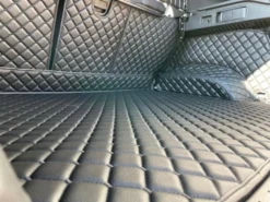 Für VW Passat Variant B8, 3 G, 2019-heute ( 240 PS ) Bitte Angeben CARSTYLER® Kofferraumschutz Hundematte Kofferraumwanne Leder Schwarz Faden Schwarz -Volkswagen || AL-KO Verkaufsgeschäft 458881bd6832fc3fcf07c01752c1b403