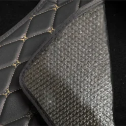 4 Stück Universal-Fussmatten Aus Kunstleder, Vorne Und Hinten, Wasserdicht, Schwarz Und Beige Genäht 19 4 Stück Universal-Fussmatten Aus Kunstleder, Vorne Und Hinten, Wasserdicht, Schwarz Und Beige Genäht -Volkswagen || AL-KO Verkaufsgeschäft 516fc0b820f380480ced477f81afd022