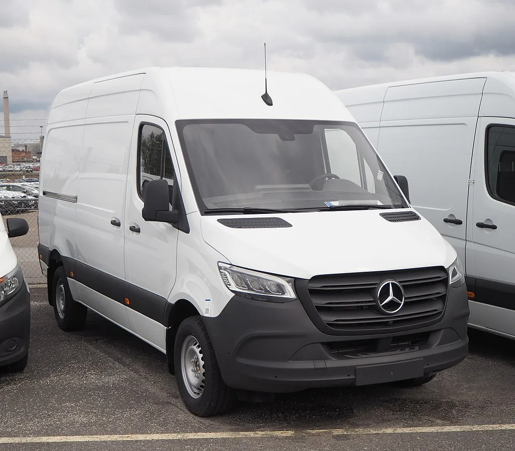 Für Sprinter III W907/910 Maßgefertigte Autositzbezüge Fahrersitz & Beifahrerdoppeklbank Im Design EXCLUSIVE BRAUN 4 Für Sprinter III W907/910 Maßgefertigte Autositzbezüge Fahrersitz & Beifahrerdoppeklbank Im Design EXCLUSIVE BRAUN – Bild 2