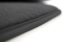 Volkswagen Fußmatten Passend Für VW Passat (B8) Limousine, Variant, 4Motion Premium Velours Autoteppich Matten Set 4-teilig Schwarz -Volkswagen || AL-KO Verkaufsgeschäft d27dc9b592cad416625c7016aa148c56