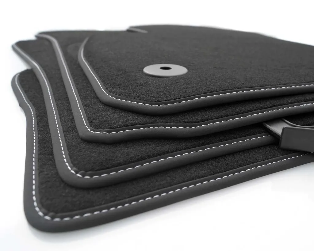 Volkswagen Fußmatten Passend Für VW Passat (B8) Variant Velours Autoteppich 4-teilig Schwarz Ziernaht Weiß 3 Volkswagen Fußmatten Passend Für VW Passat (B8) Variant Velours Autoteppich 4-teilig Schwarz Ziernaht Weiß