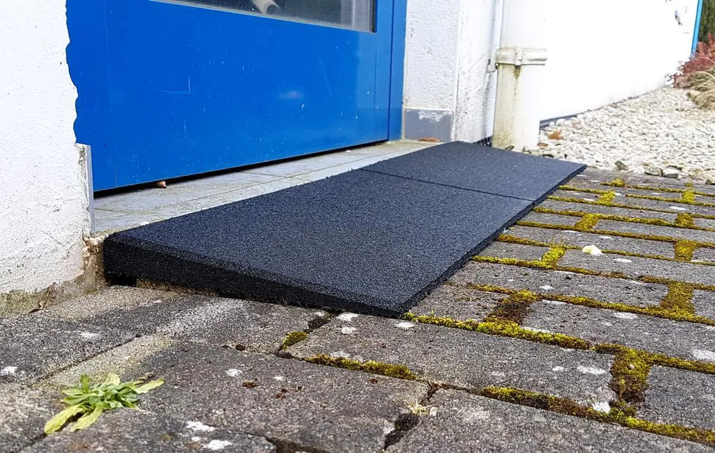 Bordsteinrampe | Auffahrkeil | Gummi | Höhe 3-11cm | Schwarz, Größe (Breite X Tiefe X Höhe):1000 X 300 X 90 Mm 6 Bordsteinrampe | Auffahrkeil | Gummi | Höhe 3-11cm | Schwarz, Größe (Breite X Tiefe X Höhe):1000 X 300 X 90 Mm – Bild 5